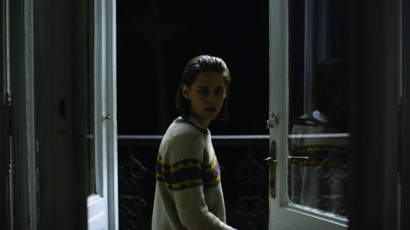 STEWART IN PERSONAL SHOPPER STEWART IN PERSONAL SHOPPER