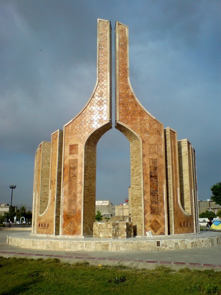 Hadith Silsilat al Dhahab (Golden Chain Statue) in Nishapur, Iran. Sonia Sevilla, CC BY Hadith Silsilat al Dhahab (Golden Chain Statue) in Nishapur, Iran. Sonia Sevilla, CC BY