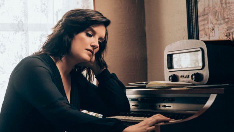 Brandy-Clark on the piano