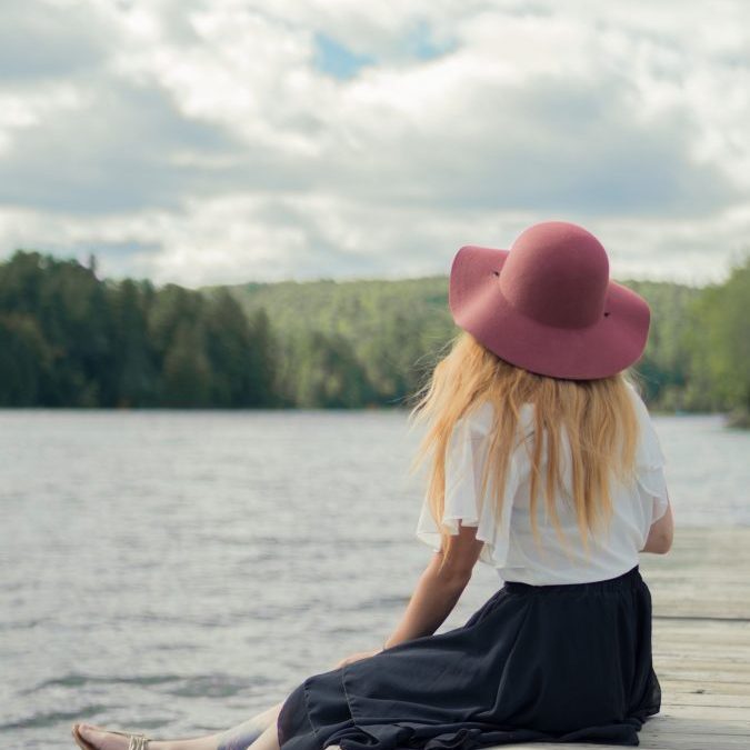 Femme woman on a lake